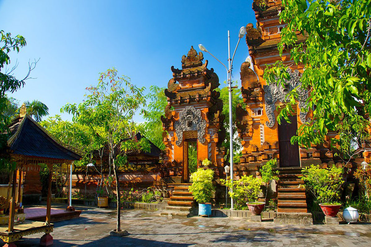 Visit The Historic Temple in South of Bali – Bali Indonesia Paradise